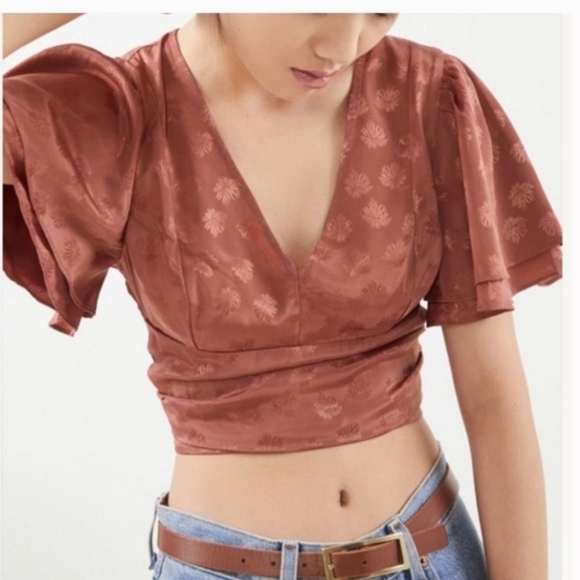 Urban Outfitters Webster Jacquard Flutter Sleeve Top Womens XS in Mauve - Picture 1 of 7